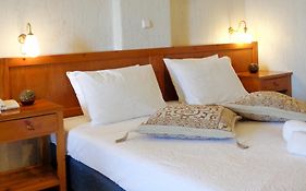 Grekis Beach Hotel And Apartments